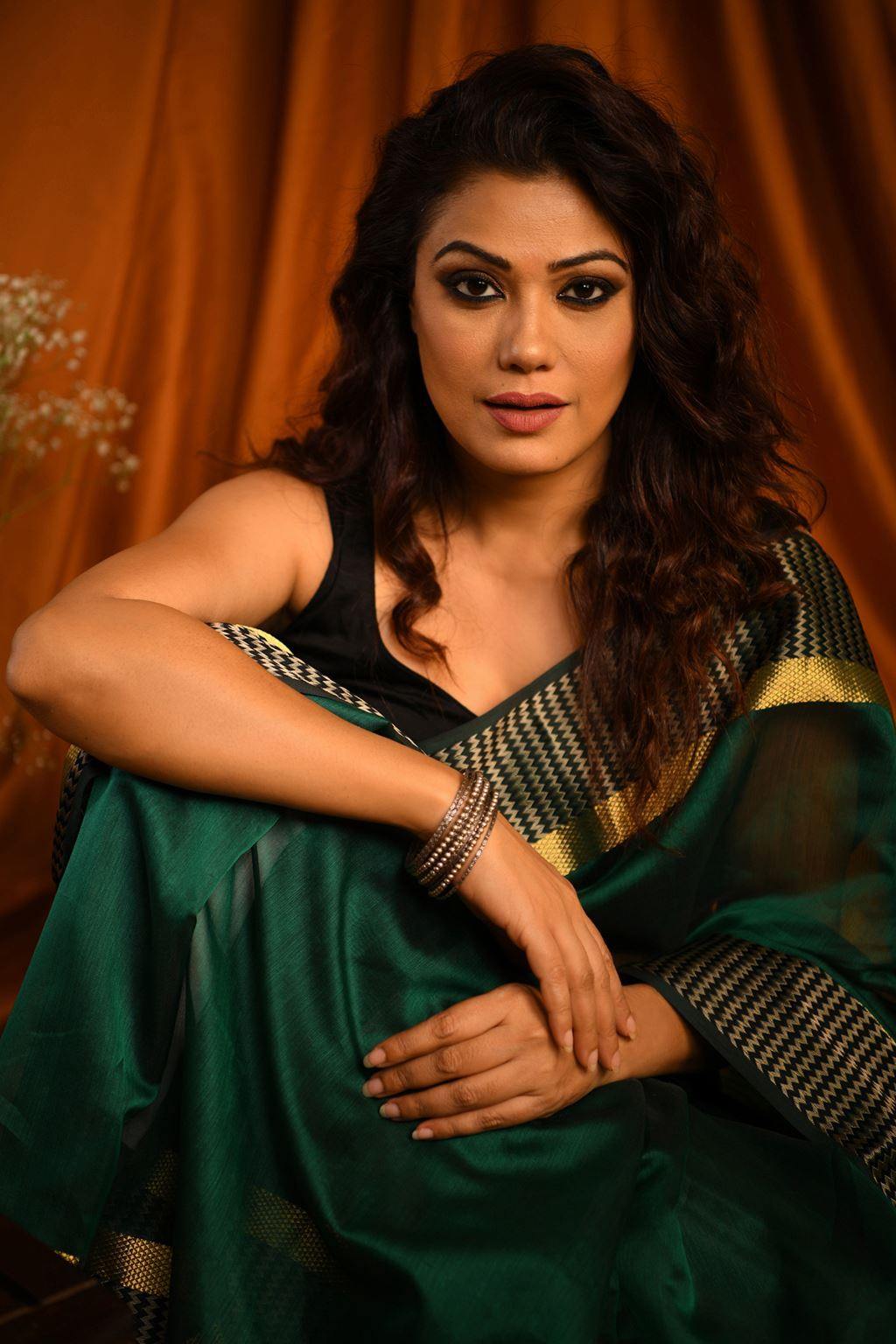 Basil Green Maheshwari Silk Cotton Handloom Saree With Brocade Border